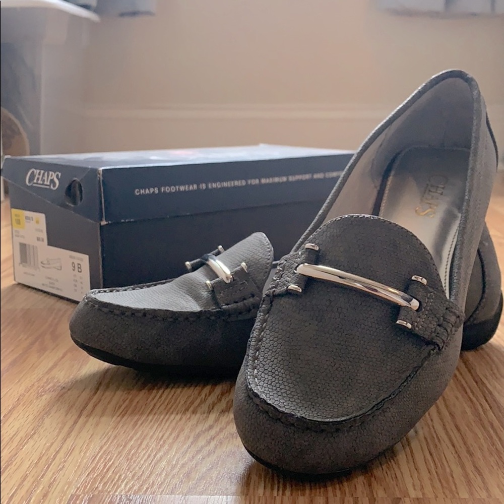 NWOT Chaps Women’s Dress Flats, Gray, Size 9